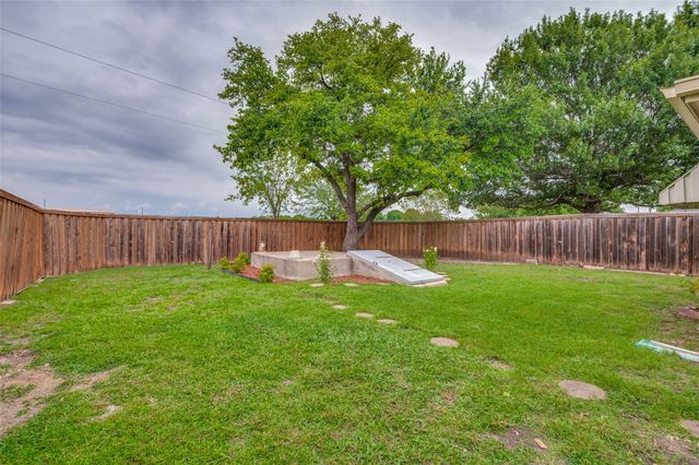 305 Sondra Way, Red Oak, TX 75154