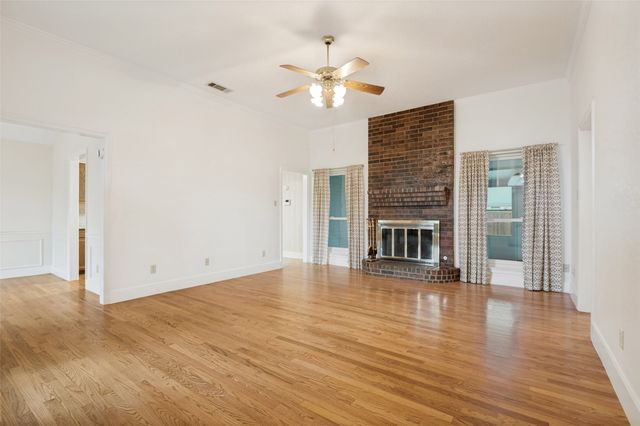 305 Sondra Way, Red Oak, TX 75154