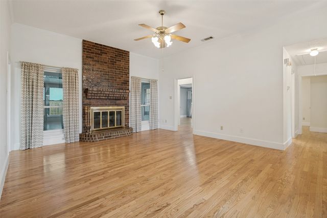 305 Sondra Way, Red Oak, TX 75154