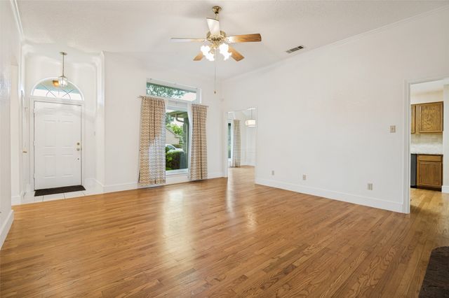 305 Sondra Way, Red Oak, TX 75154