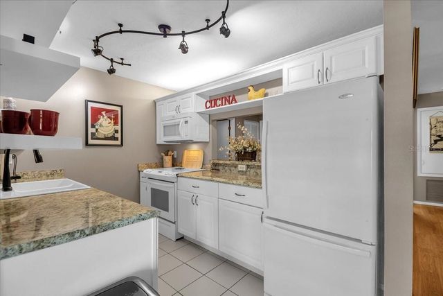 2823 72ND STREET COURT W 2151, Bradenton, FL 34209