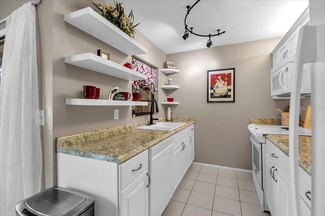 2823 72ND STREET COURT W 2151, Bradenton, FL 34209