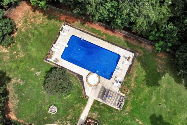 5794 Julian Baugh Road, Lula, GA 30554