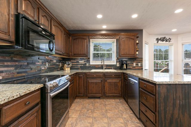 209 Northgate Avenue, Monett, MO 65708