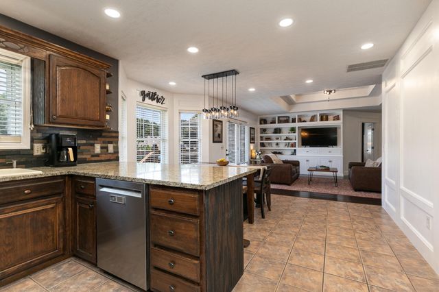 209 Northgate Avenue, Monett, MO 65708