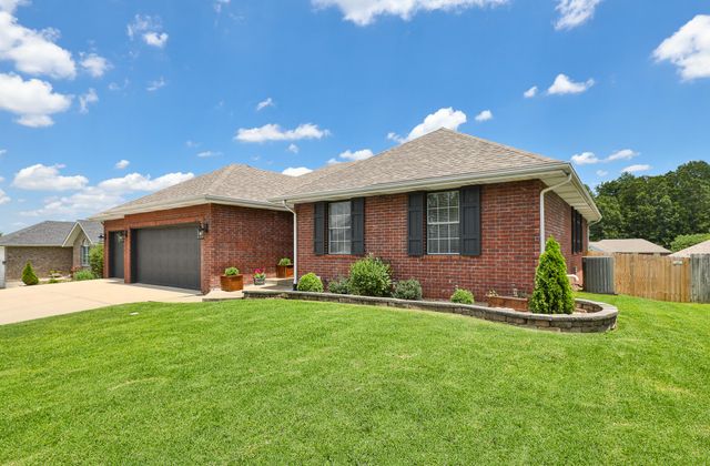 209 Northgate Avenue, Monett, MO 65708