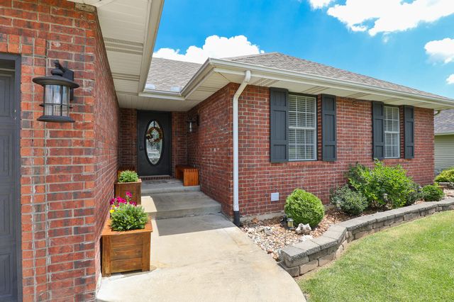 209 Northgate Avenue, Monett, MO 65708