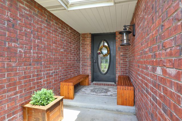 209 Northgate Avenue, Monett, MO 65708