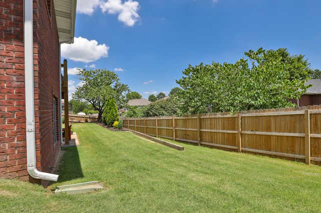 209 Northgate Avenue, Monett, MO 65708