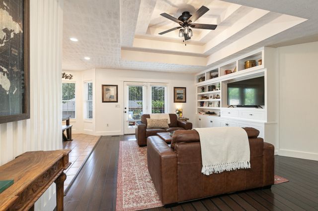 209 Northgate Avenue, Monett, MO 65708