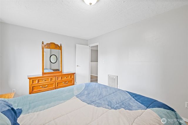 3284 Oak Street, Longview, WA 98632