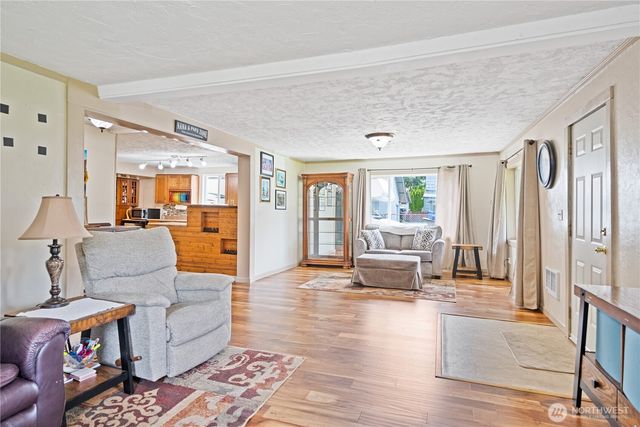 3284 Oak Street, Longview, WA 98632