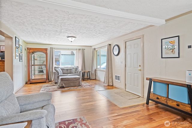 3284 Oak Street, Longview, WA 98632