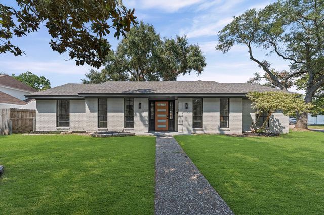 3433 Avenue P, Rosenberg, TX 77471