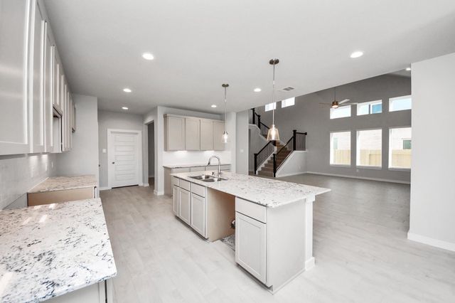 15015 Royal Leaf Drive, Cypress, TX 77429