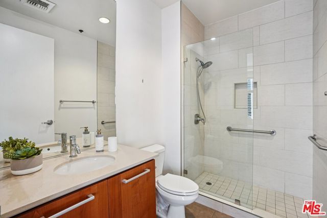 801 S Grand Avenue 1310, Los Angeles, CA 90017