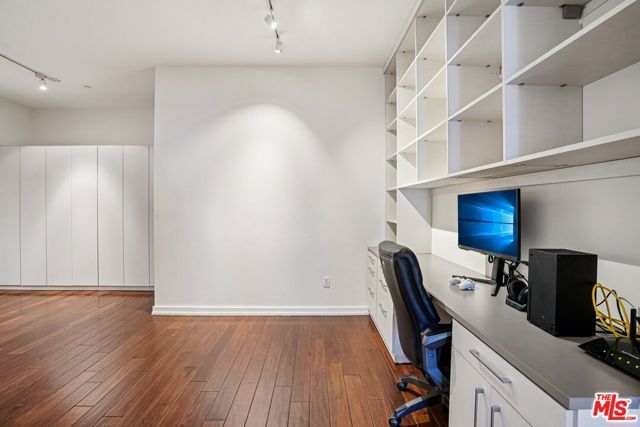 801 S Grand Avenue 1310, Los Angeles, CA 90017