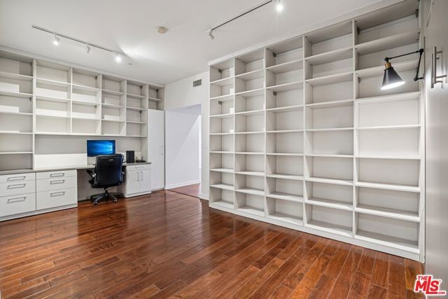 801 S Grand Avenue 1310, Los Angeles, CA 90017