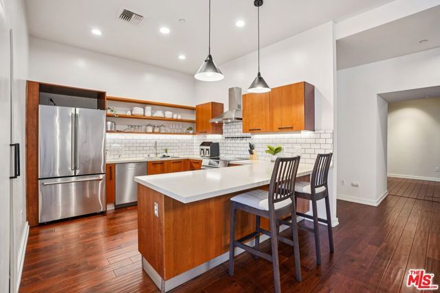 801 S Grand Avenue 1310, Los Angeles, CA 90017