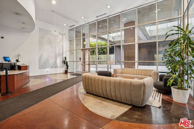 801 S Grand Avenue 1310, Los Angeles, CA 90017