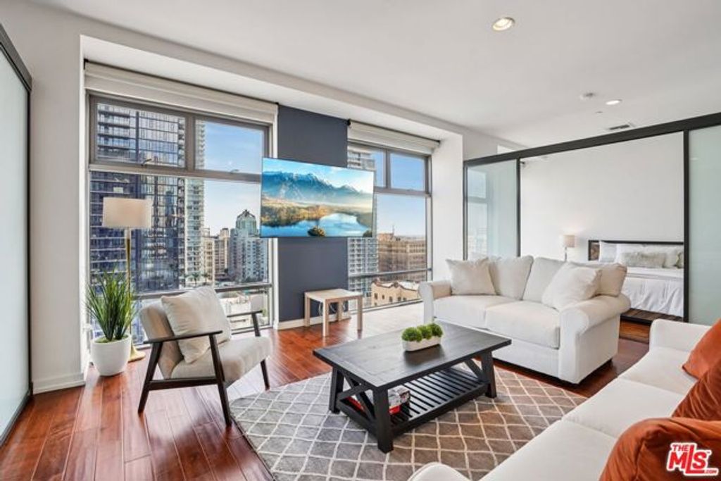 801 S Grand Avenue 1310, Los Angeles, CA 90017