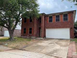 2216 Chestnut Drive, Little Elm, TX 75068
