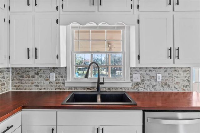 599 Honey Creek SE Road, Conyers, GA 30094