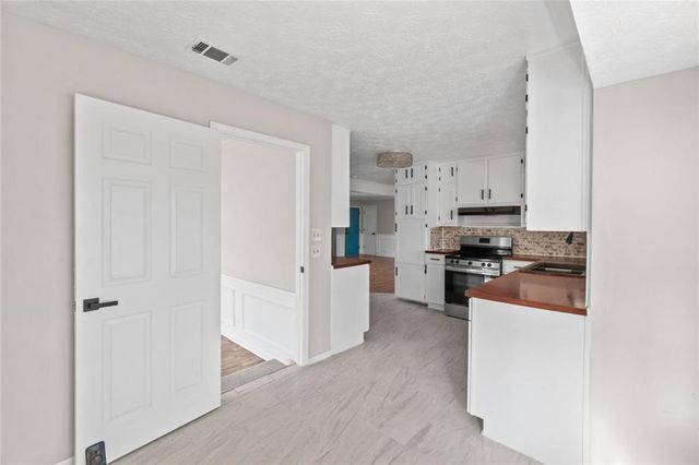 599 Honey Creek SE Road, Conyers, GA 30094