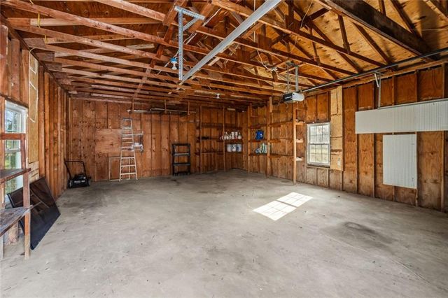 599 Honey Creek SE Road, Conyers, GA 30094