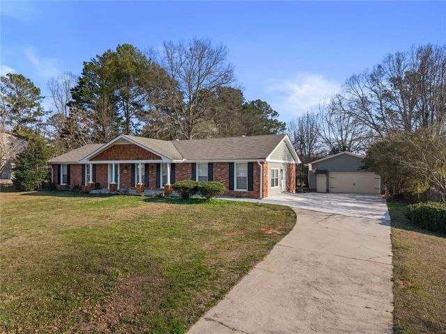 599 Honey Creek SE Road, Conyers, GA 30094
