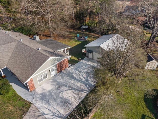 599 Honey Creek SE Road, Conyers, GA 30094