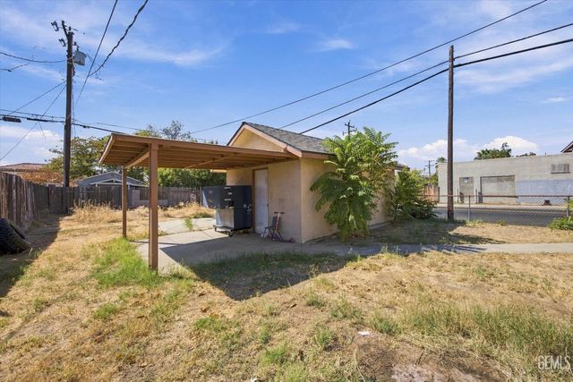 429 Wilson Avenue, Bakersfield, CA 93308