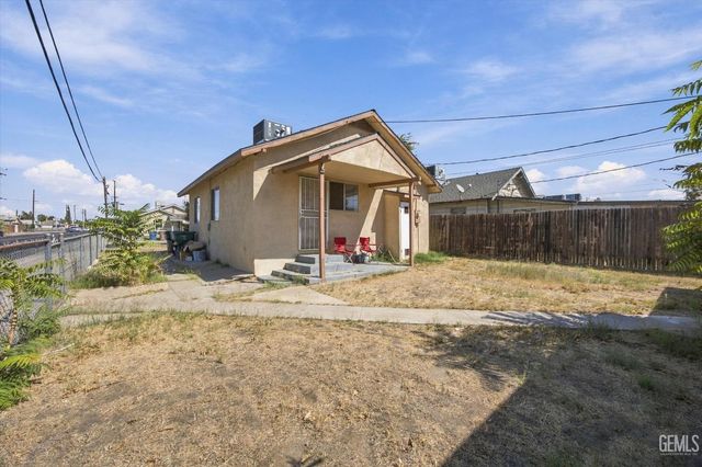 429 Wilson Avenue, Bakersfield, CA 93308