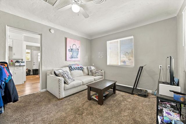 429 Wilson Avenue, Bakersfield, CA 93308