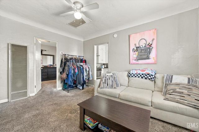 429 Wilson Avenue, Bakersfield, CA 93308