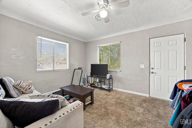 429 Wilson Avenue, Bakersfield, CA 93308