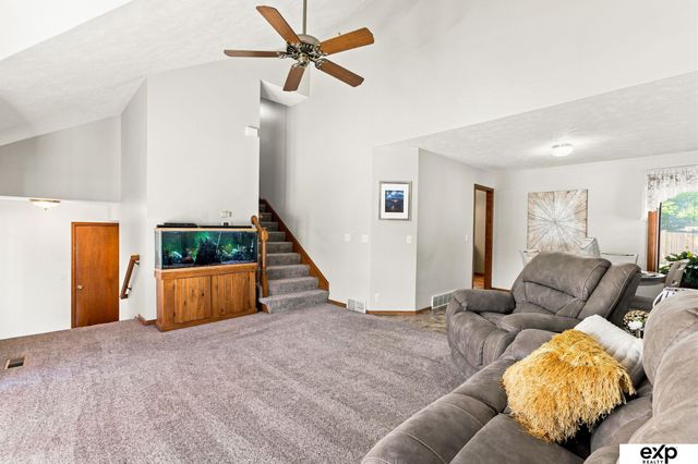 6440 N 105th Street, Omaha, NE 68134