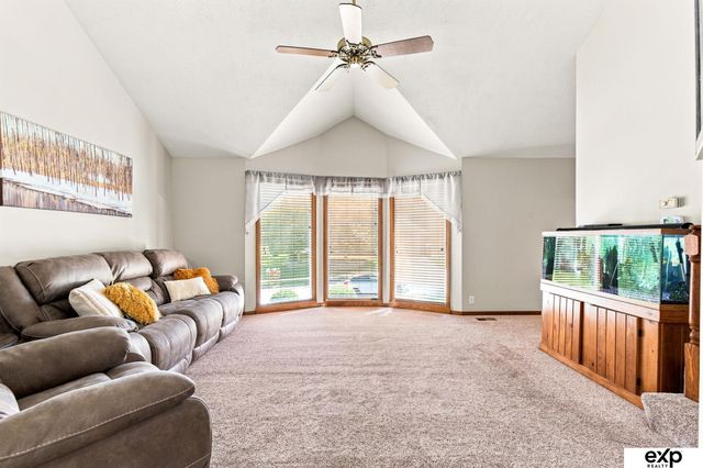 6440 N 105th Street, Omaha, NE 68134