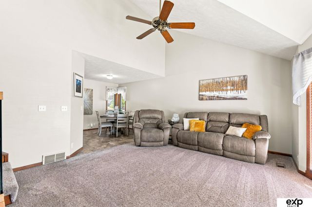 6440 N 105th Street, Omaha, NE 68134