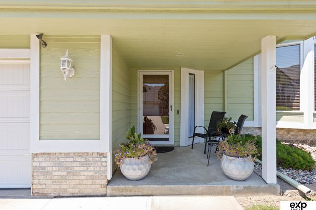 6440 N 105th Street, Omaha, NE 68134