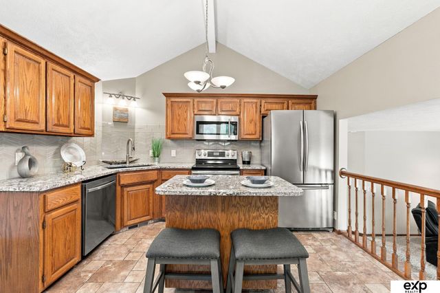 6440 N 105th Street, Omaha, NE 68134