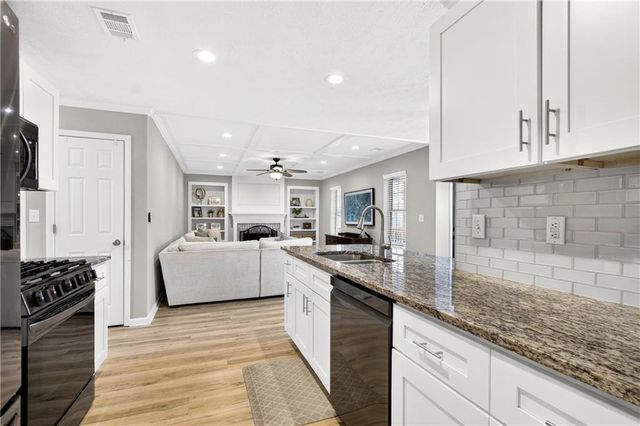 11065 Crabapple Lake Drive, Roswell, GA 30076