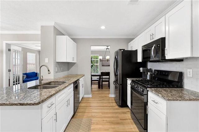 11065 Crabapple Lake Drive, Roswell, GA 30076