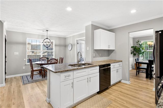 11065 Crabapple Lake Drive, Roswell, GA 30076