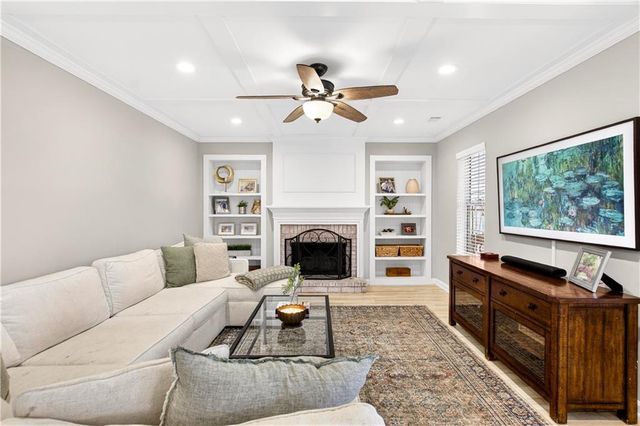 11065 Crabapple Lake Drive, Roswell, GA 30076