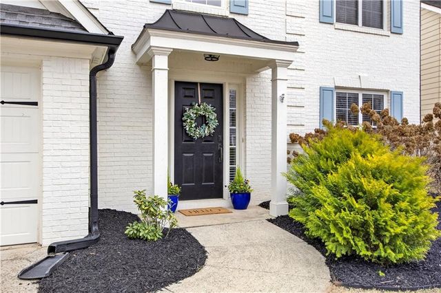 11065 Crabapple Lake Drive, Roswell, GA 30076