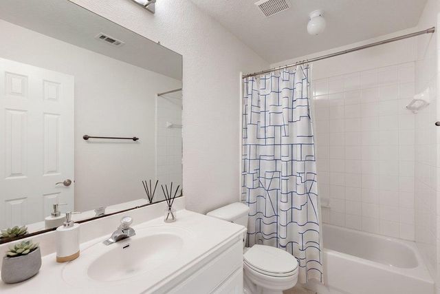 17042 Trail of the Woods, Austin, TX 78734