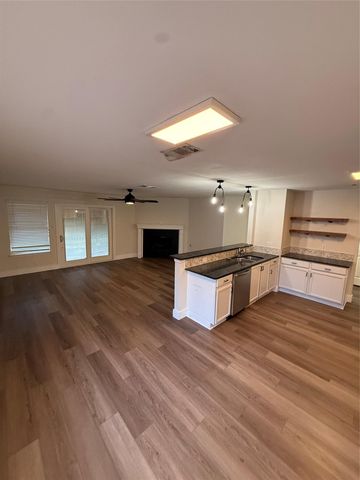 108 Presidio DR, Leander, TX 78641