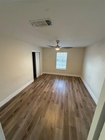 108 Presidio DR, Leander, TX 78641