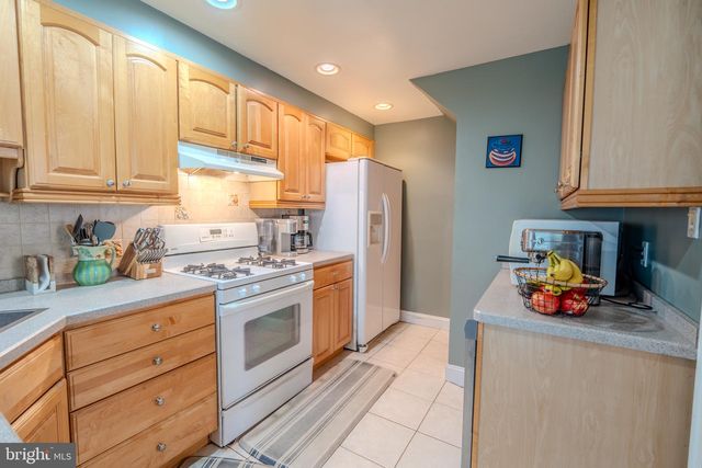 507 N MANOA RD, Havertown, PA 19083